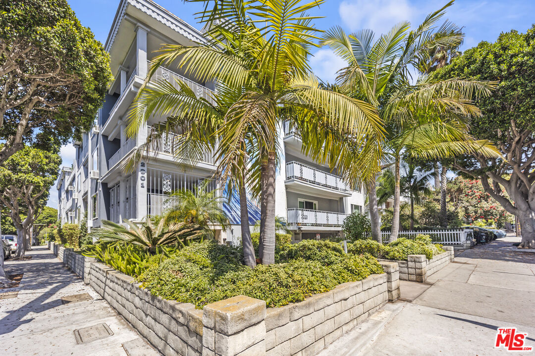 Property photo for 2901 4th St, #103, Santa Monica, CA