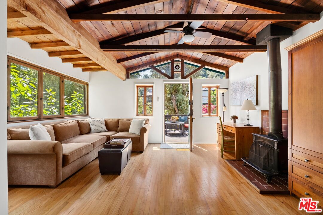 Property photo for 10423 Scenario Ln, Los Angeles, CA
