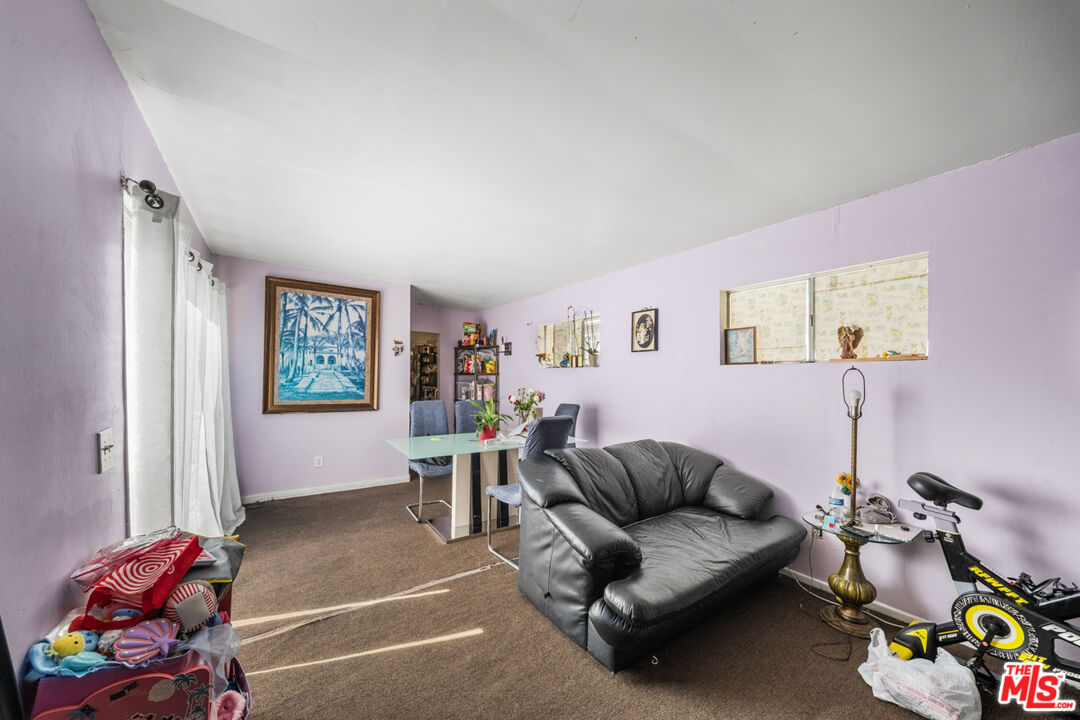 6407 La Riba Way, Los Angeles, CA 90042 Family Room