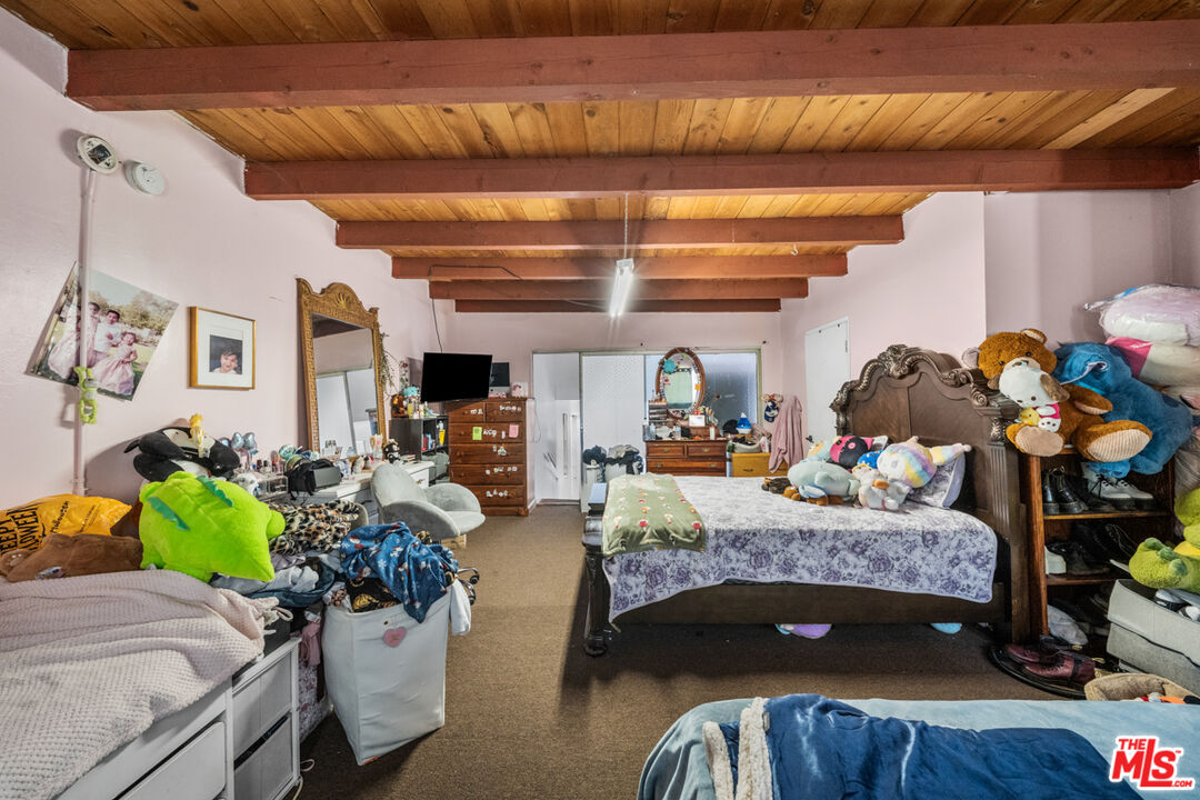 6407 La Riba Way, Los Angeles, CA 90042 Primary Bedroom
