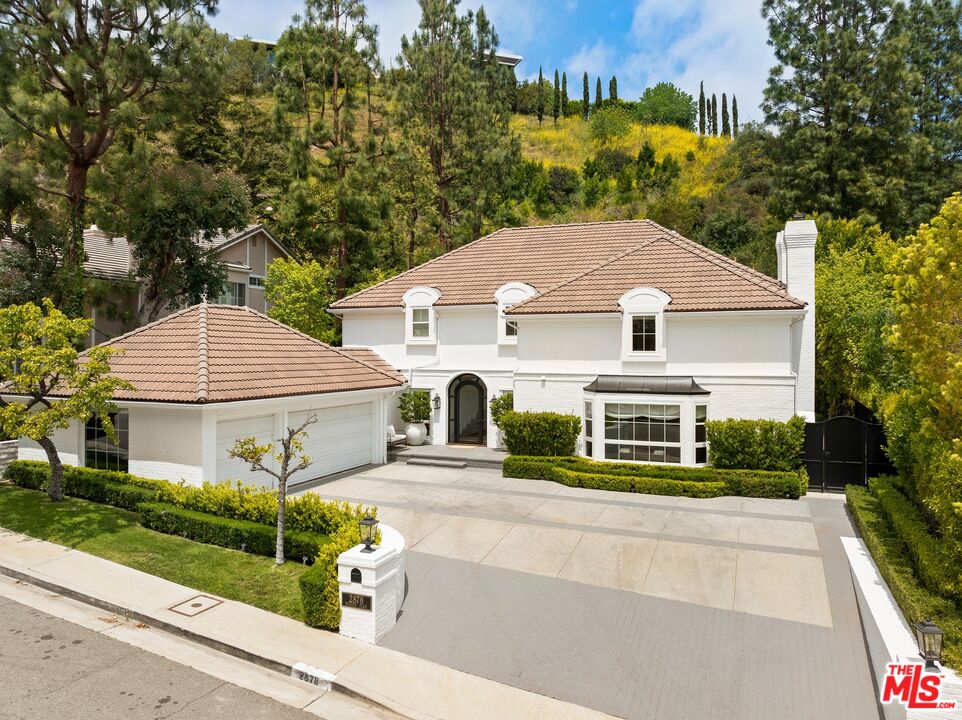 Property photo for 2878 Royston Pl, Beverly Hills, CA
