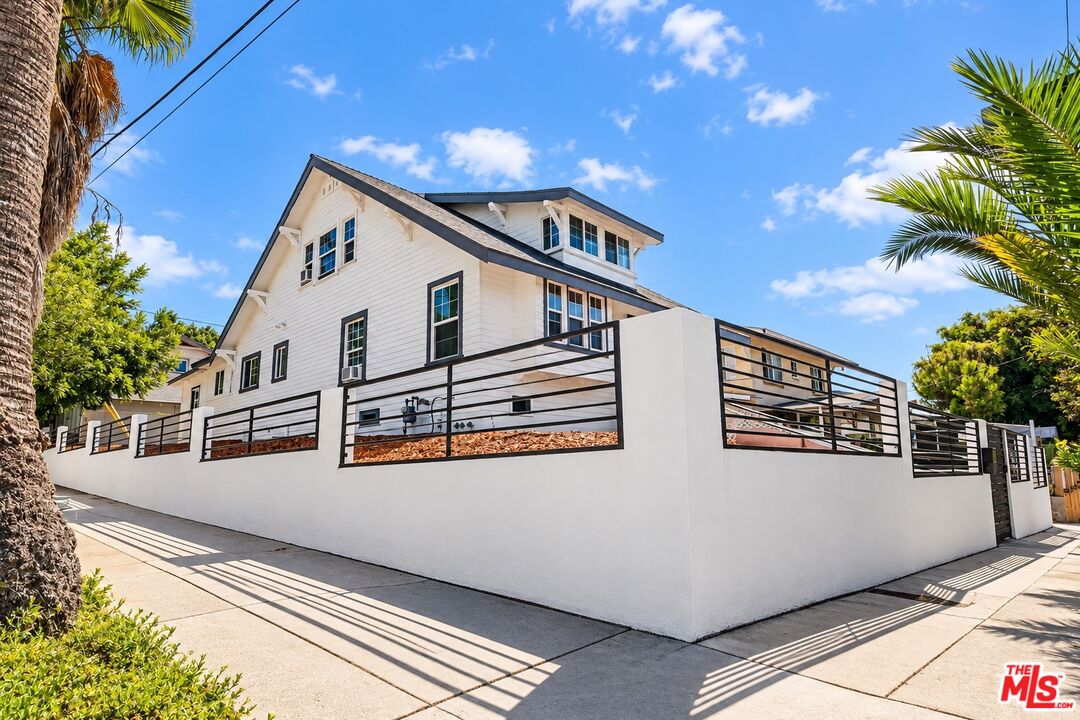 Property photo for 152 N Benton Way, Los Angeles, CA