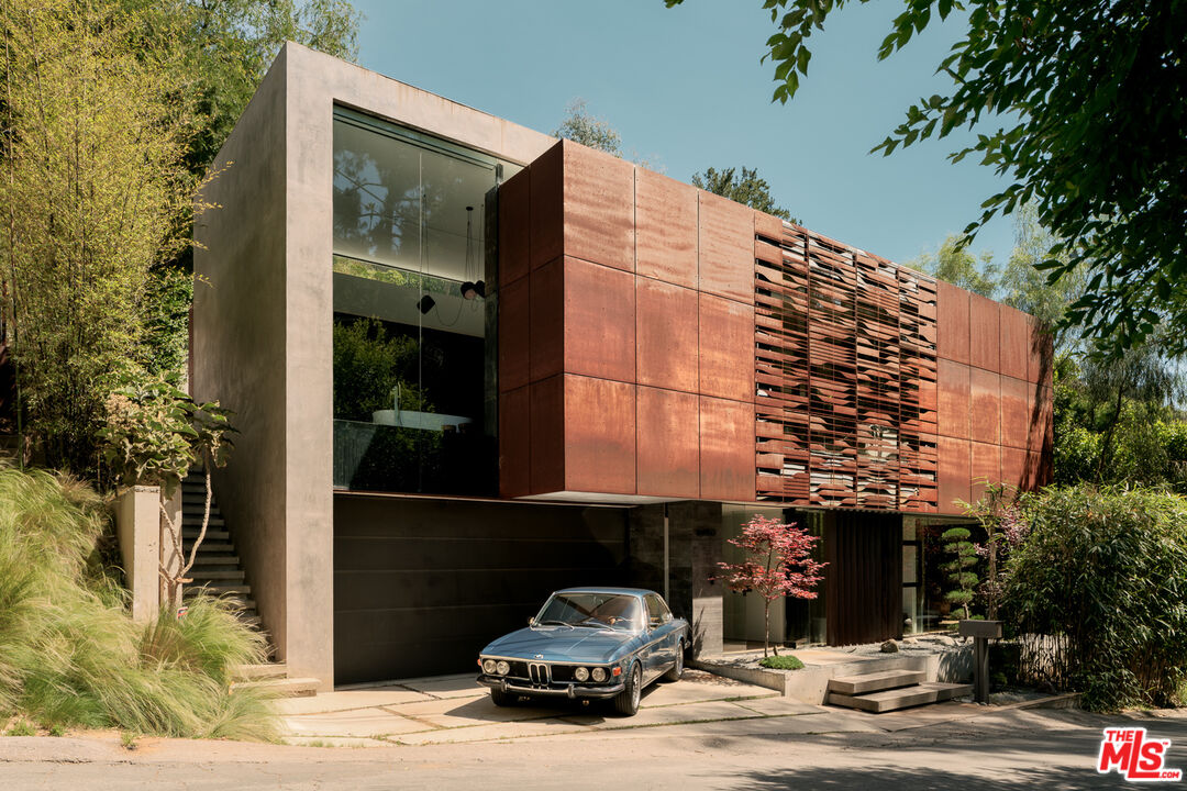 Property photo for 8050 Willow Glen Rd, Los Angeles, CA