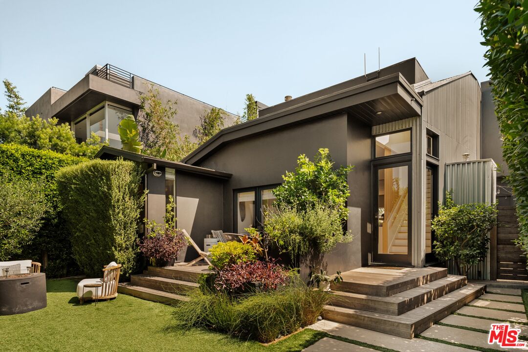 Property photo for 712 Nowita Pl, Venice, CA