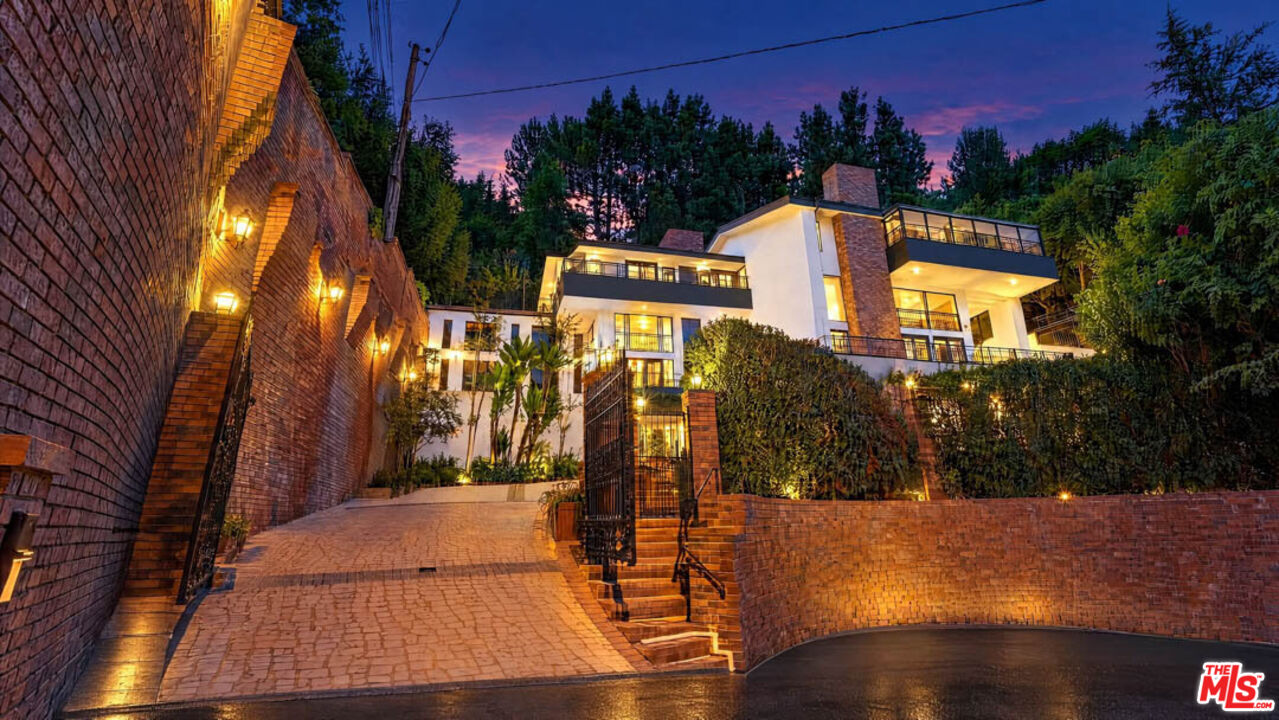 Property photo for 1242 Angelo Dr, Beverly Hills, CA