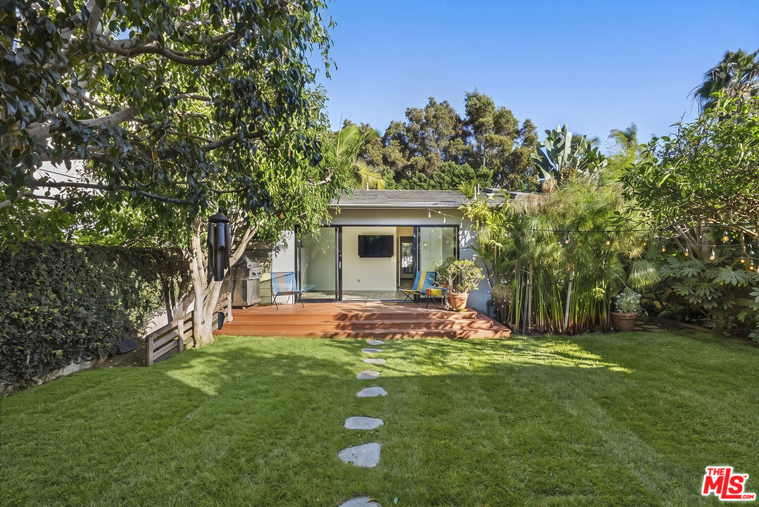 Property photo for 629 Crestmoore Pl, Venice, CA