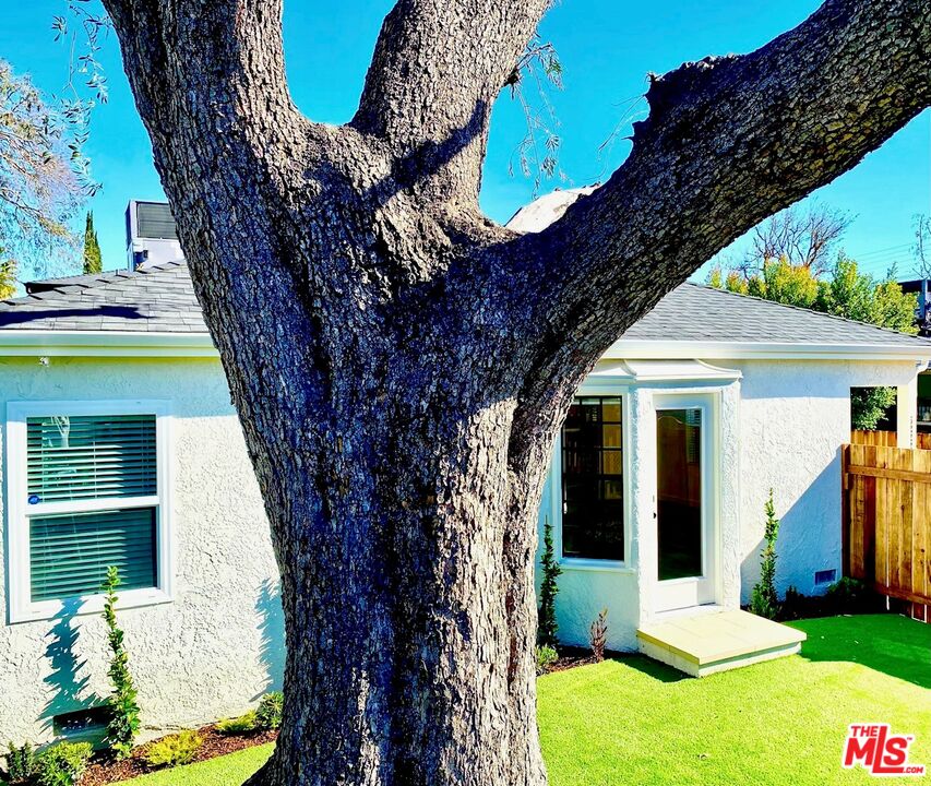 Property photo for 5222 5220 Whitsett Ave, #2, Valley Village, CA