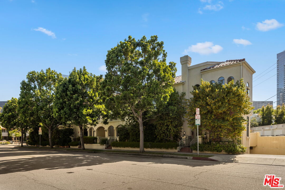 Property photo for 241 S Lasky Dr, Beverly Hills, CA
