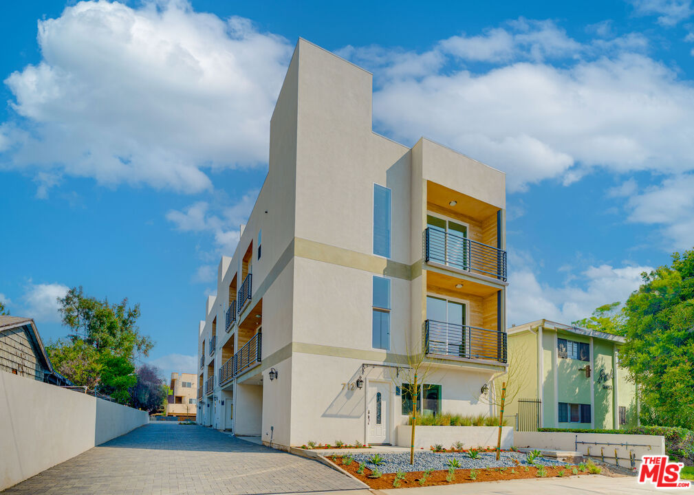Property photo for 712 N. Chestnut Ave, Los Angeles, CA