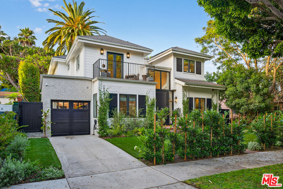 Property photo for 1733 Robson Ave, Santa Monica, CA