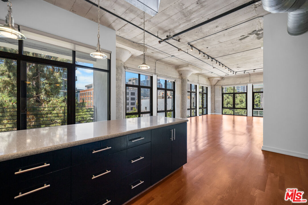 Property photo for 330 W 11th ST, #406, Los Angeles, CA