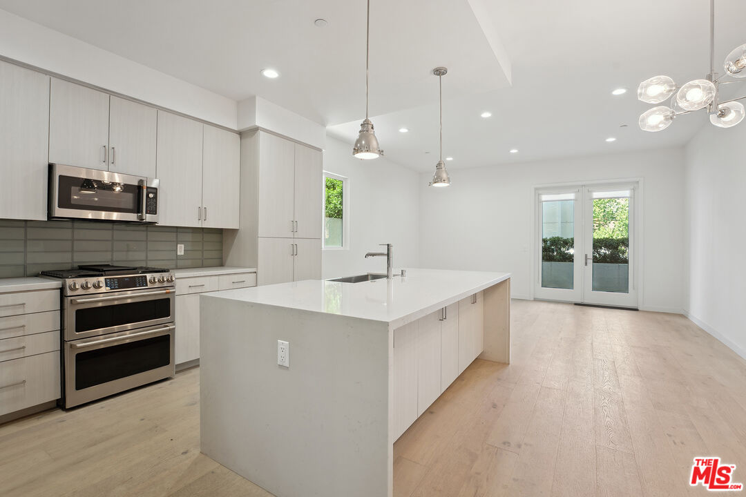 Property photo for 1746 Garfield Pl, #101, Los Angeles, CA