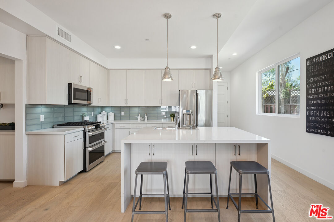 Property photo for 1746 Garfield Pl, #203, Los Angeles, CA