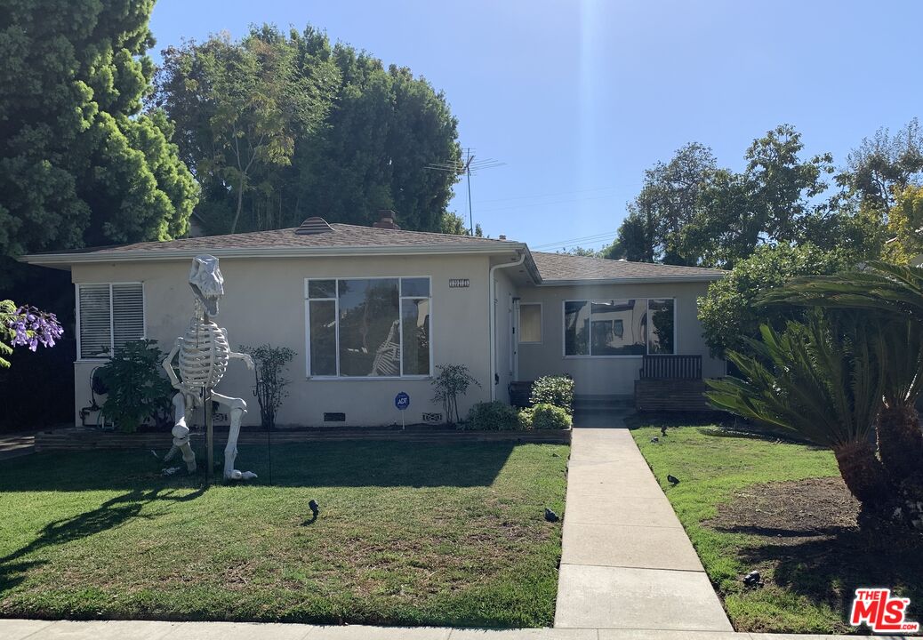 Property photo for 2271 Prosser Ave, Los Angeles, CA