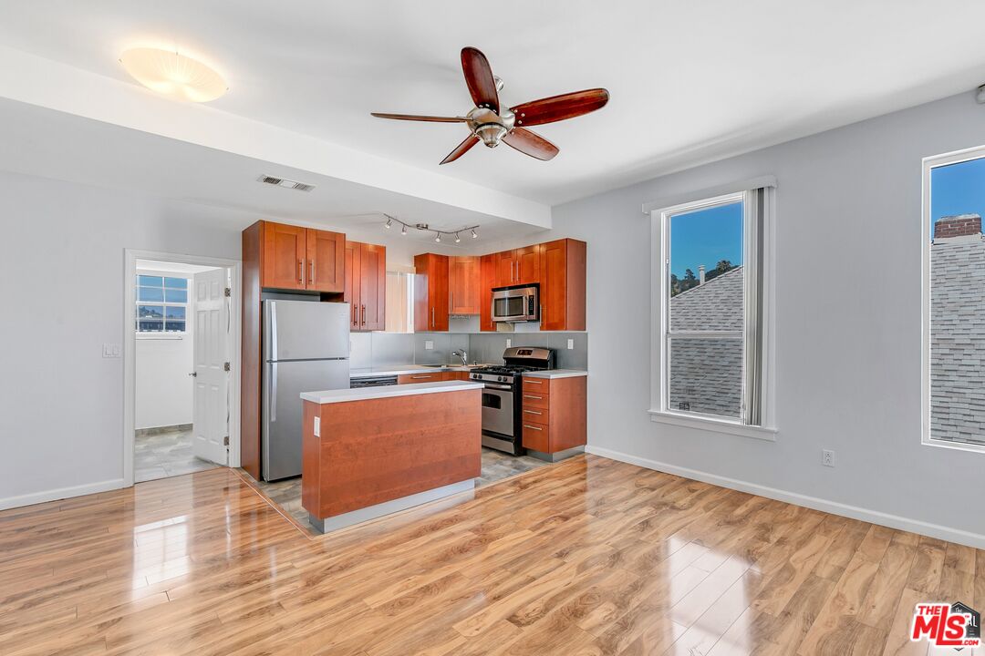 Property photo for 141 W Avenue 31, Los Angeles, CA