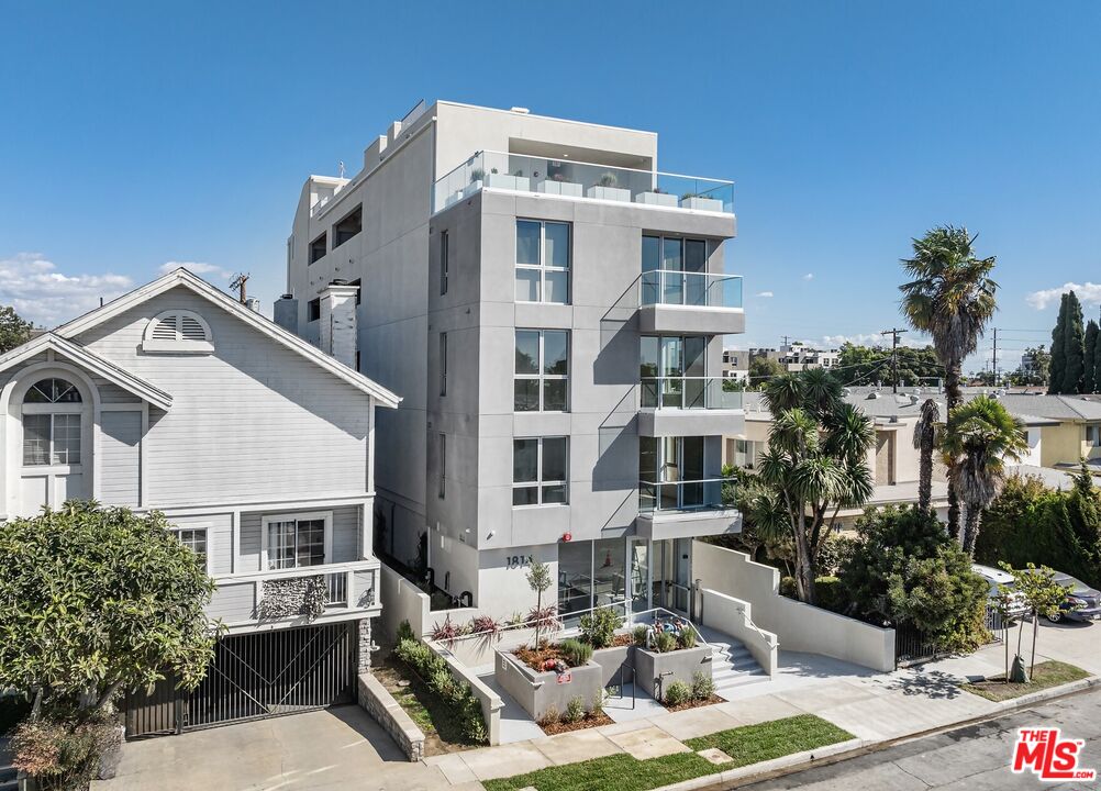Property photo for 1814 Federal Ave, #403, Los Angeles, CA