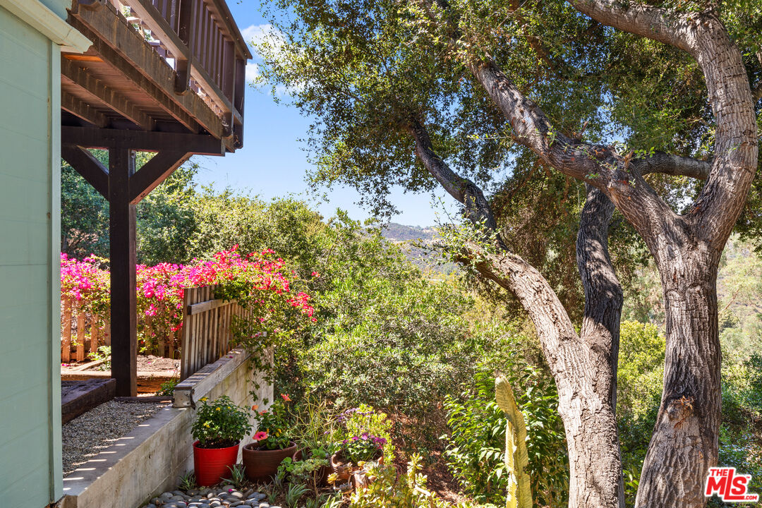 1553 Penny Rd, Topanga, CA 90290