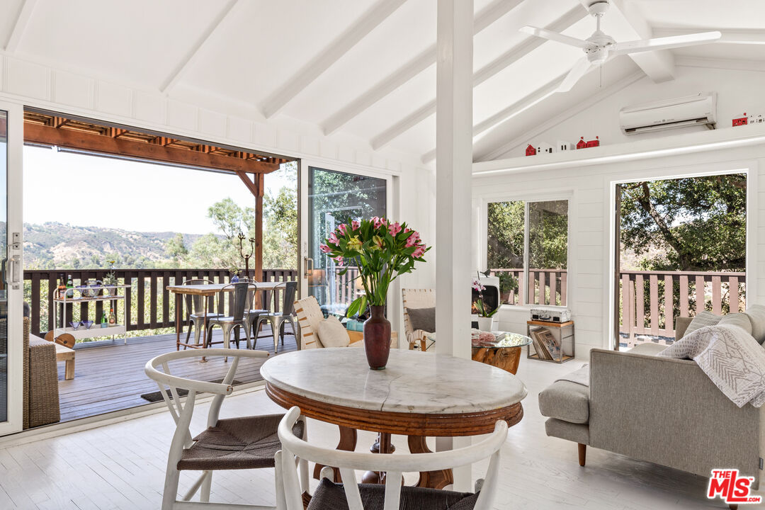 1553 Penny Rd, Topanga, CA 90290
