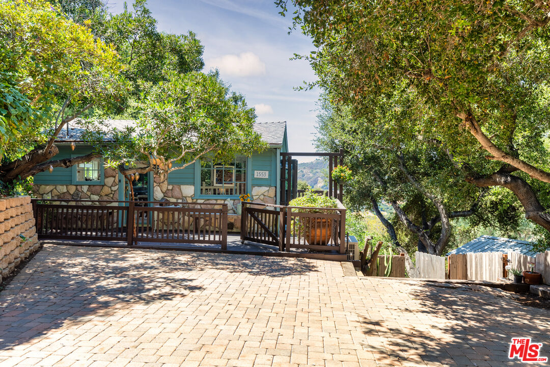 1553 Penny Rd, Topanga, CA 90290