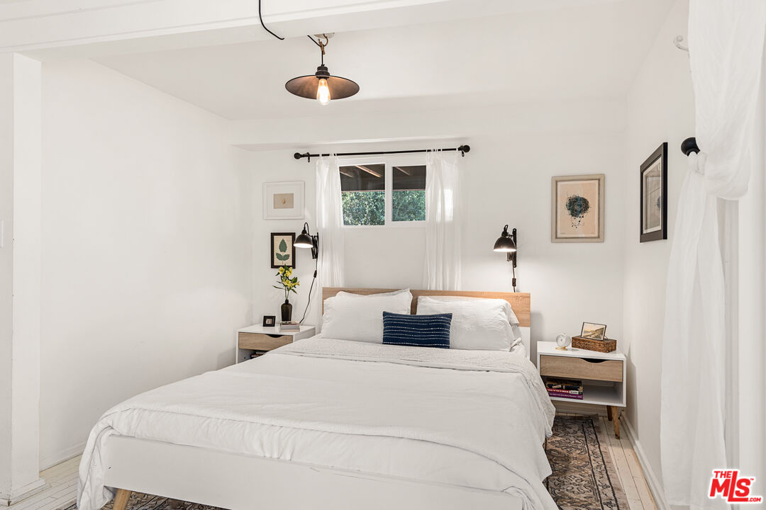 1553 Penny Rd, Topanga, CA 90290