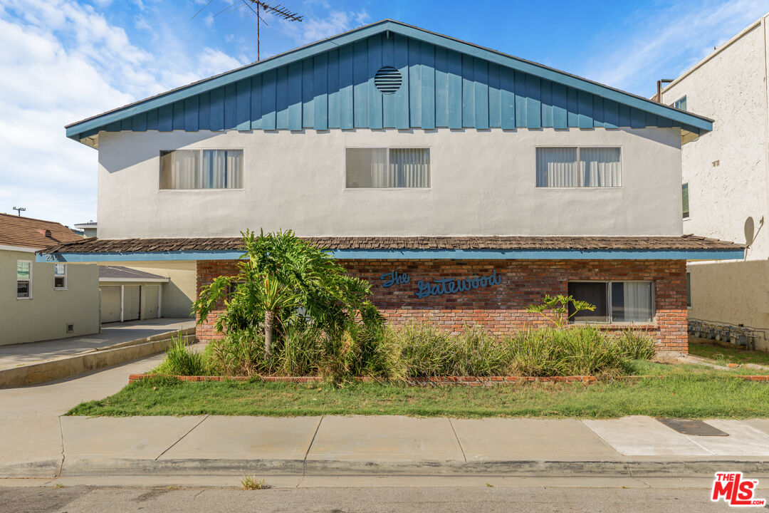 Property photo for 2609 Gates Ave, Redondo Beach, CA