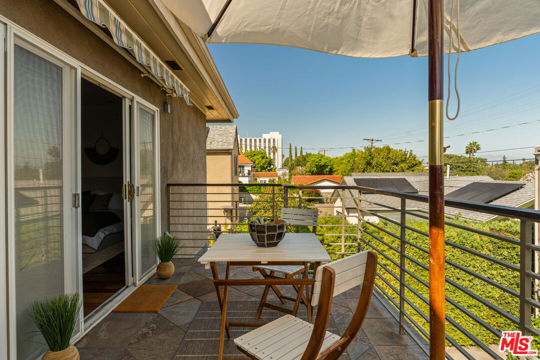 854 S Rimpau Blvd, Los Angeles, CA 90005