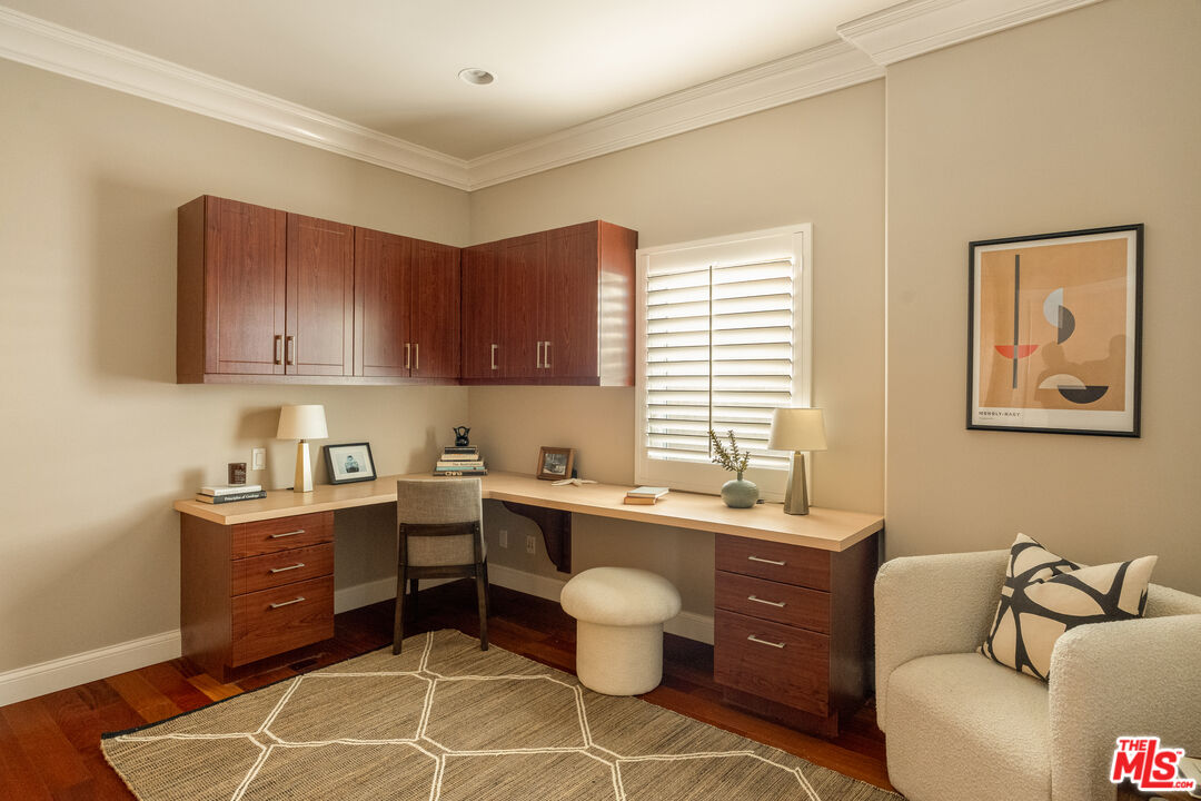 854 S Rimpau Blvd, Los Angeles, CA 90005
