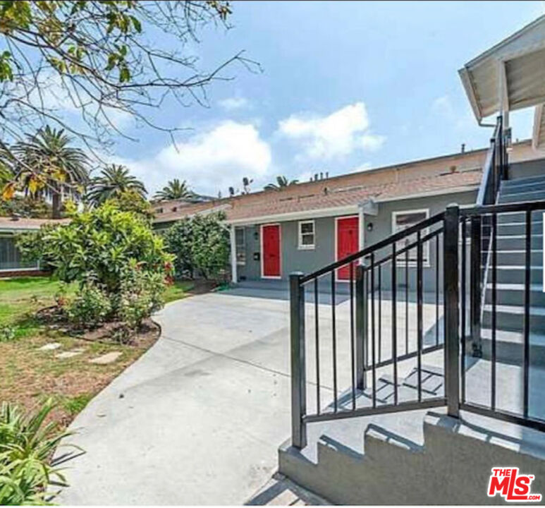 Property photo for 852 11th St, #D, Santa Monica, CA