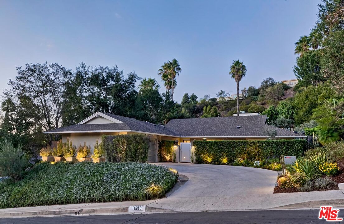 Property photo for 11545 Dona Cecilia Dr, Studio City, CA