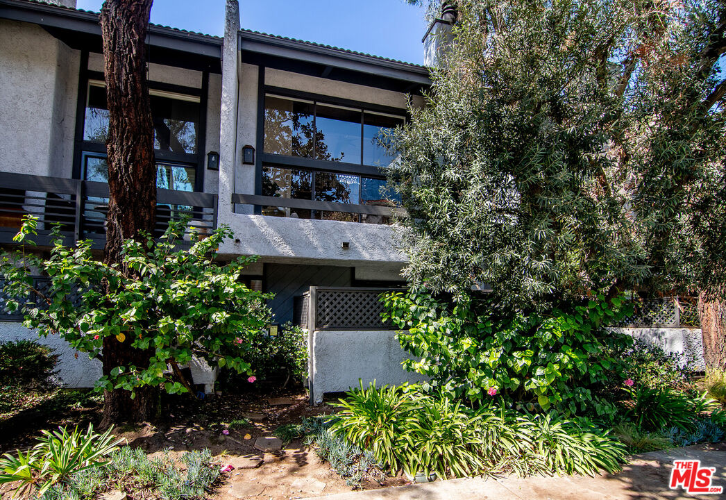 1925 S Beverly Glen Blvd, #39, Los Angeles, CA 90025 1925 S Beverly Glen Blvd, #39, Los Angeles, CA 90025