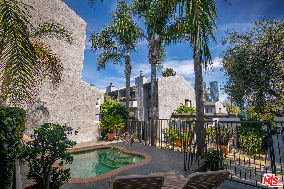 1925 S Beverly Glen Blvd, #39, Los Angeles, CA 90025 1925 S Beverly Glen Blvd, #39, Los Angeles, CA 90025
