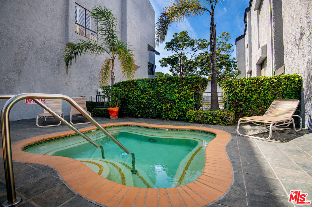 1925 S Beverly Glen Blvd, #39, Los Angeles, CA 90025 1925 S Beverly Glen Blvd, #39, Los Angeles, CA 90025