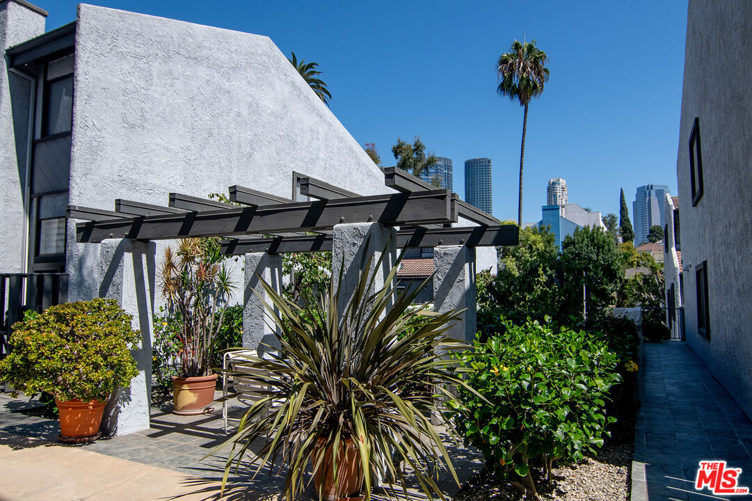 1925 S Beverly Glen Blvd, #39, Los Angeles, CA 90025 1925 S Beverly Glen Blvd, #39, Los Angeles, CA 90025
