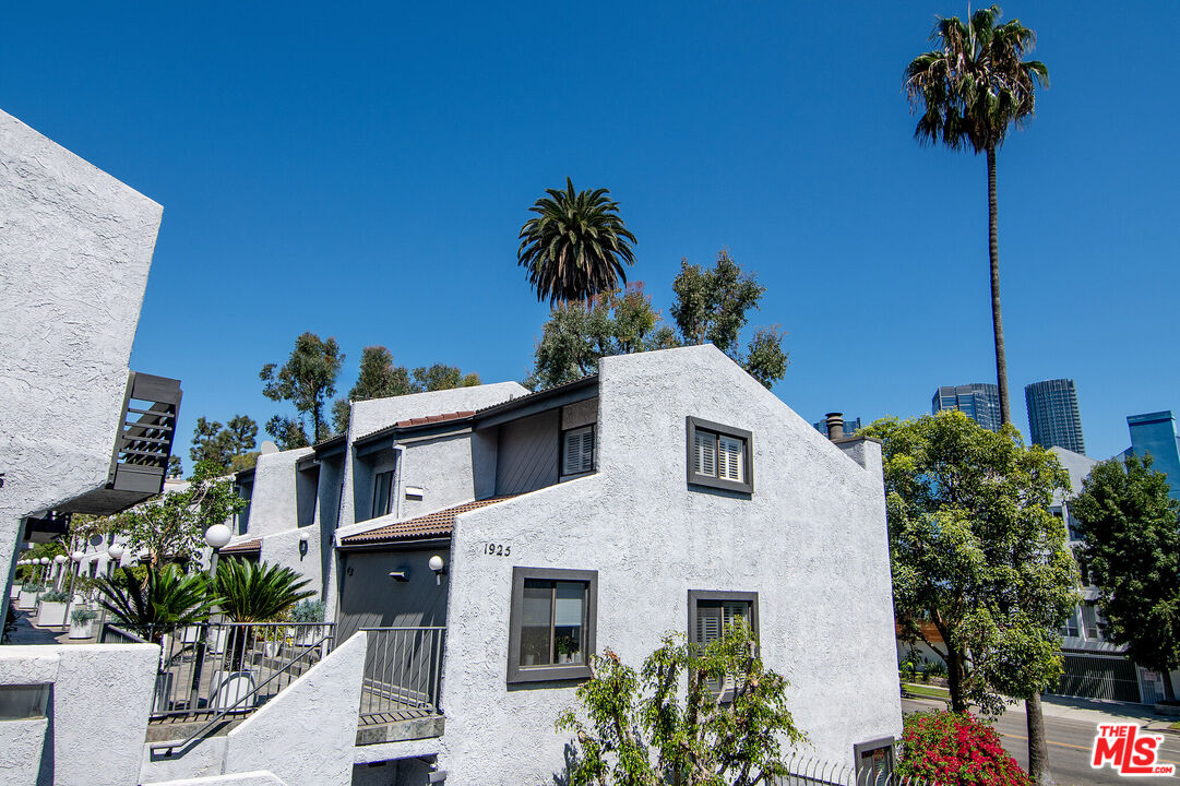 1925 S Beverly Glen Blvd, #39, Los Angeles, CA 90025 1925 S Beverly Glen Blvd, #39, Los Angeles, CA 90025
