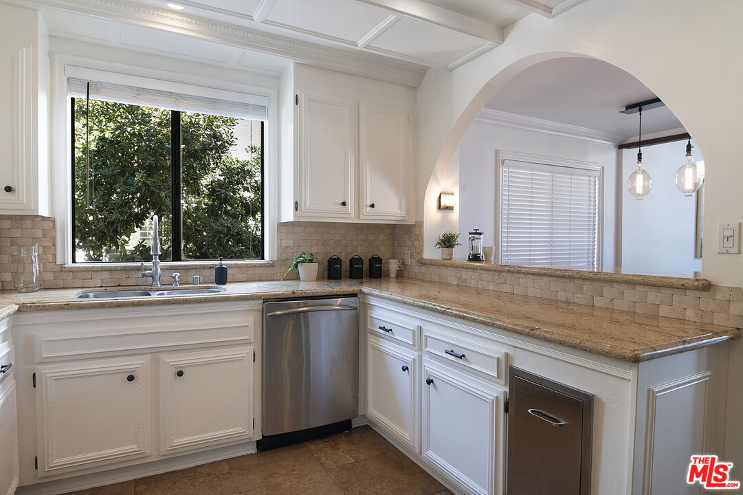 1925 S Beverly Glen Blvd, #39, Los Angeles, CA 90025 1925 S Beverly Glen Blvd, #39, Los Angeles, CA 90025