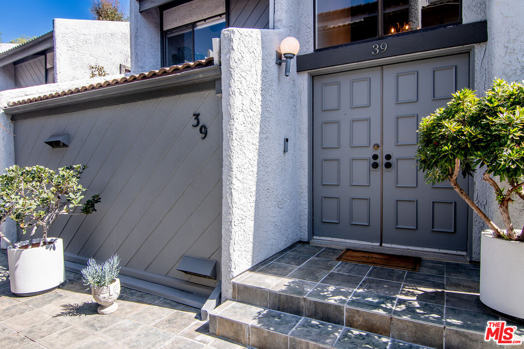 1925 S Beverly Glen Blvd, #39, Los Angeles, CA 90025 1925 S Beverly Glen Blvd, #39, Los Angeles, CA 90025