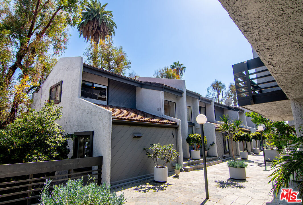 1925 S Beverly Glen Blvd, #39, Los Angeles, CA 90025 1925 S Beverly Glen Blvd, #39, Los Angeles, CA 90025