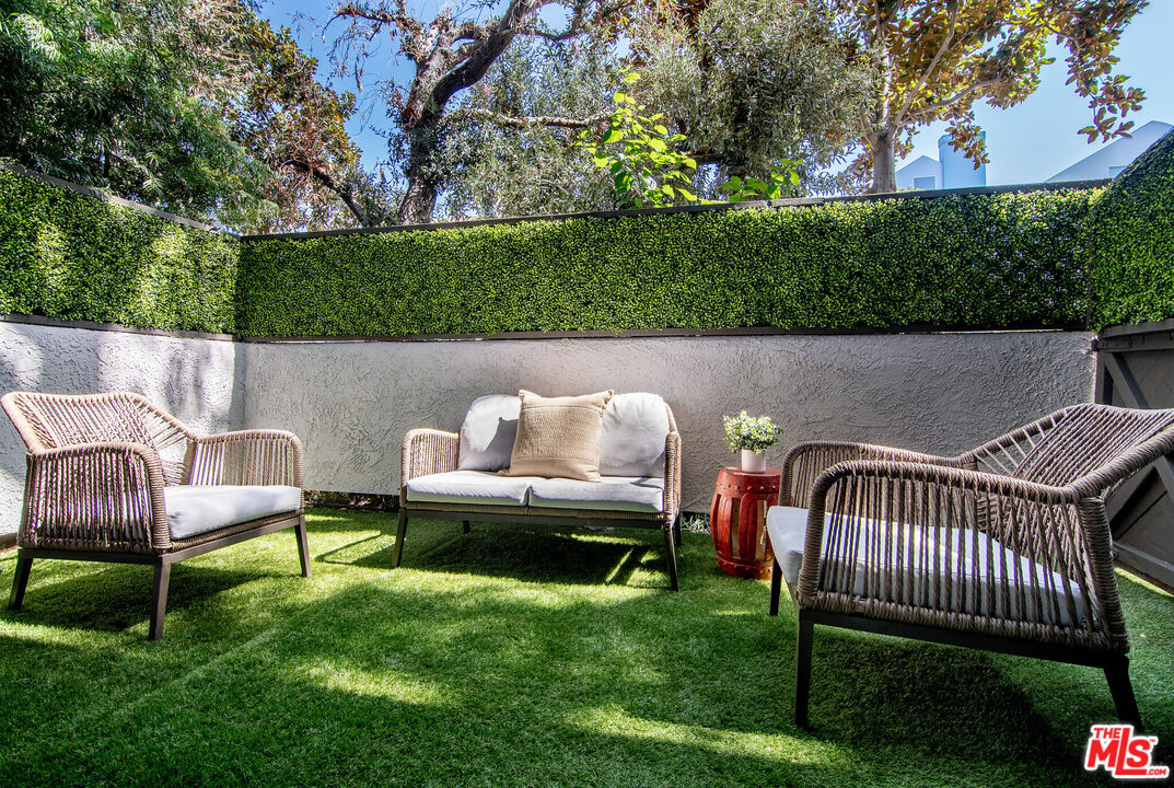 1925 S Beverly Glen Blvd, #39, Los Angeles, CA 90025 1925 S Beverly Glen Blvd, #39, Los Angeles, CA 90025