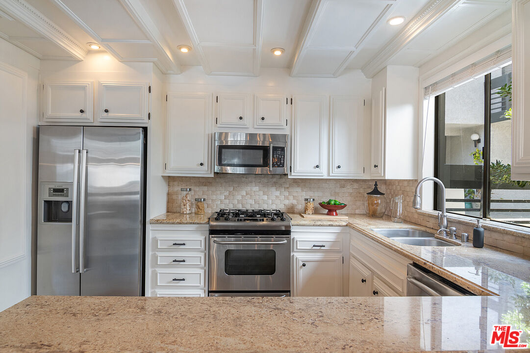 1925 S Beverly Glen Blvd, #39, Los Angeles, CA 90025 1925 S Beverly Glen Blvd, #39, Los Angeles, CA 90025