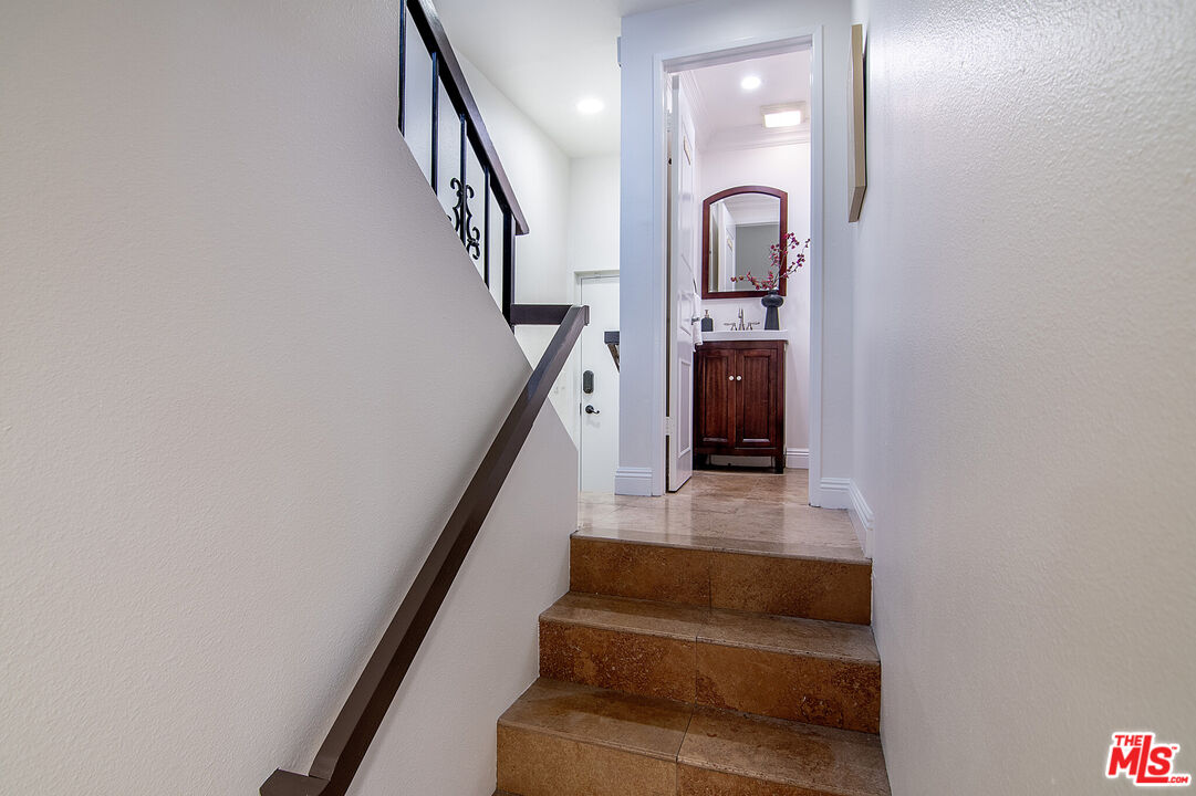 1925 S Beverly Glen Blvd, #39, Los Angeles, CA 90025 1925 S Beverly Glen Blvd, #39, Los Angeles, CA 90025
