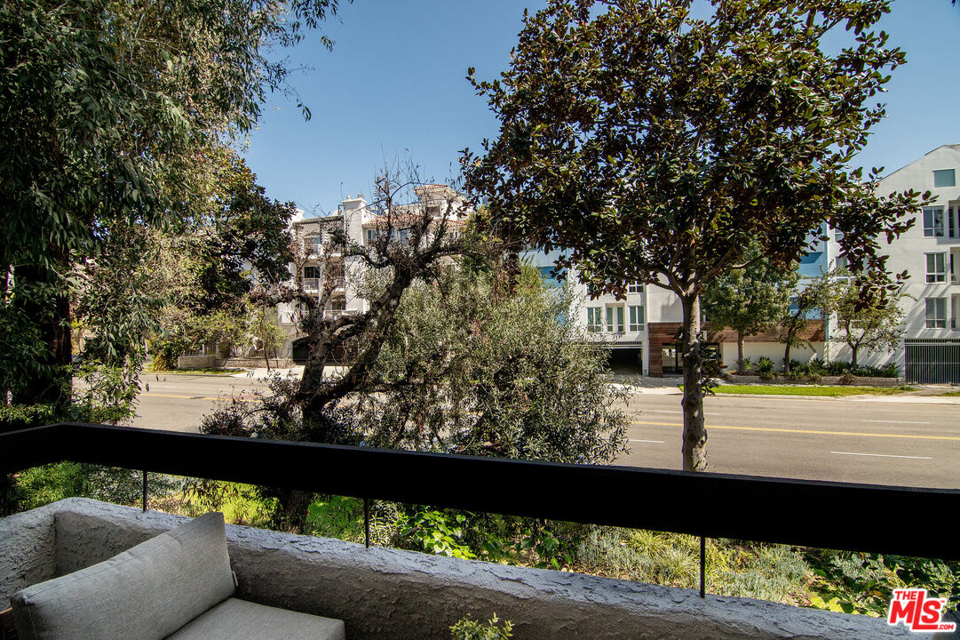 1925 S Beverly Glen Blvd, #39, Los Angeles, CA 90025 1925 S Beverly Glen Blvd, #39, Los Angeles, CA 90025