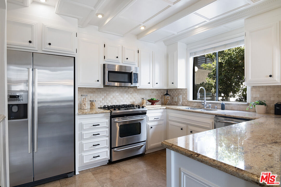 1925 S Beverly Glen Blvd, #39, Los Angeles, CA 90025 1925 S Beverly Glen Blvd, #39, Los Angeles, CA 90025