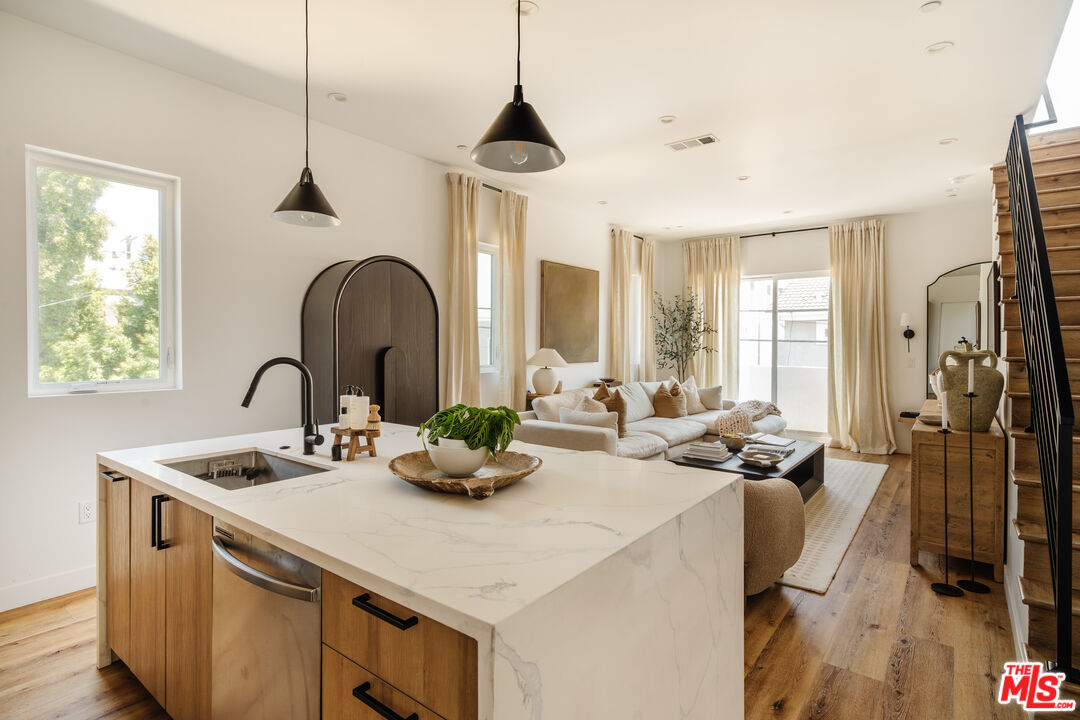 Property photo for 4460 Maplewood Ave, Los Angeles, CA
