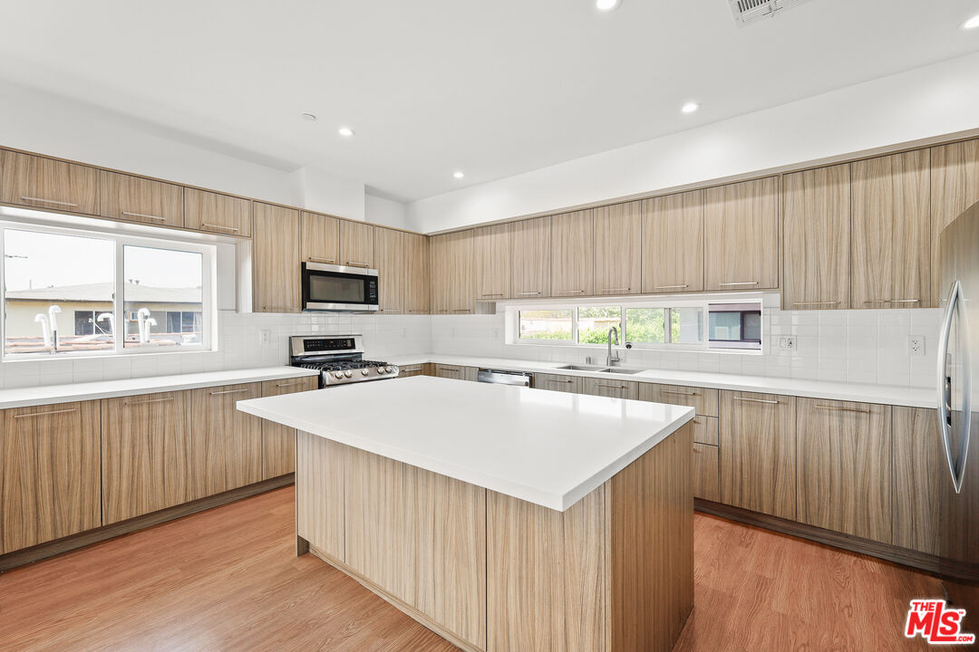 Property photo for 816 N Hobart Blvd, Los Angeles, CA