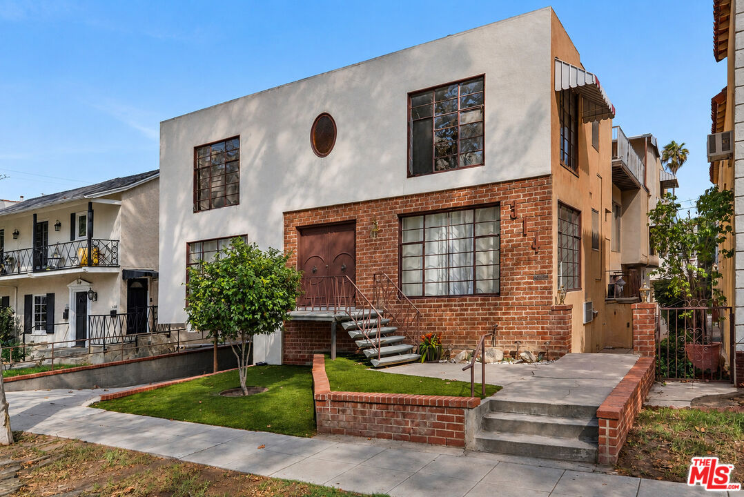 Property photo for 314 N Almont Dr, Beverly Hills, CA