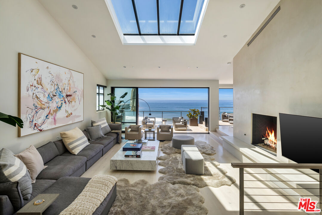 Property photo for 31504 Victoria Point Rd, Malibu, CA