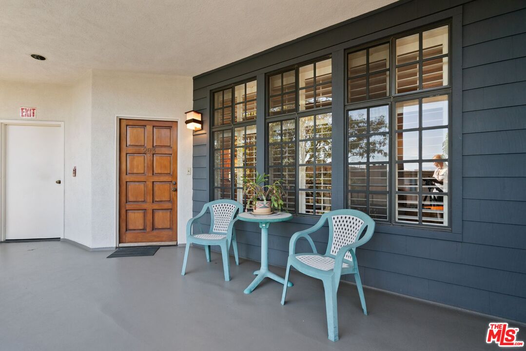 10866 Rose Ave, #203, Los Angeles, CA 90034 10866 Rose Ave, #203, Los Angeles, CA 90034
