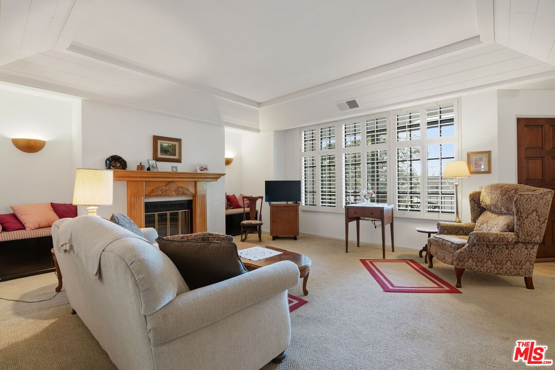 10866 Rose Ave, #203, Los Angeles, CA 90034 10866 Rose Ave, #203, Los Angeles, CA 90034