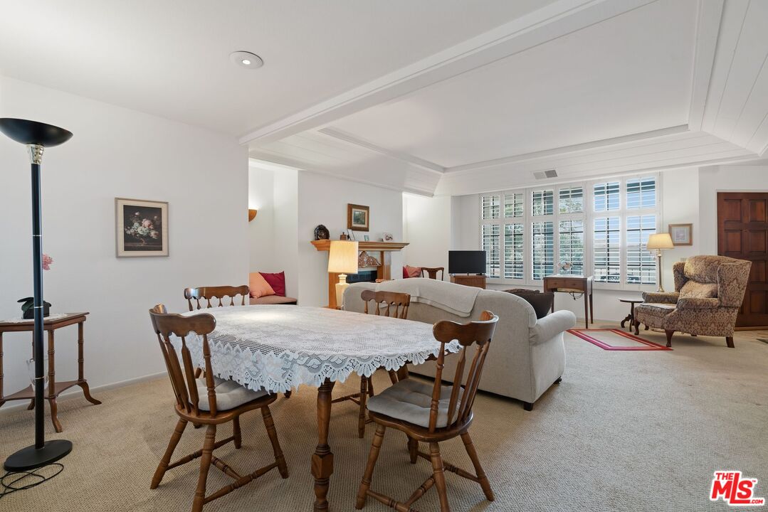 10866 Rose Ave, #203, Los Angeles, CA 90034 10866 Rose Ave, #203, Los Angeles, CA 90034
