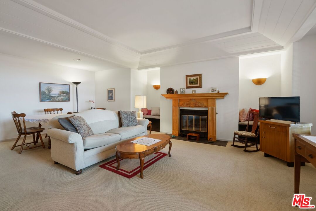 10866 Rose Ave, #203, Los Angeles, CA 90034 10866 Rose Ave, #203, Los Angeles, CA 90034